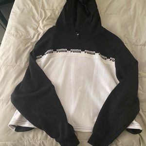PUMA BLACK AND WHITE CROPPED HOODIE